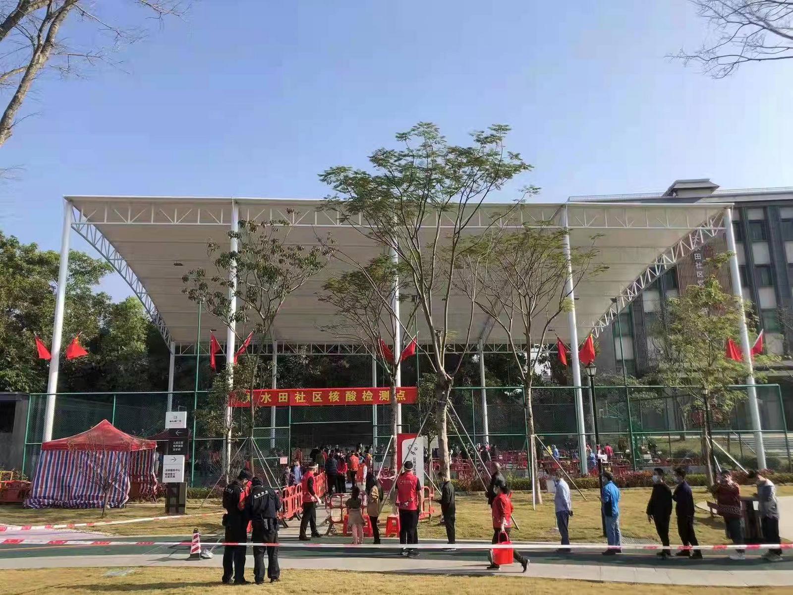 1.5分钟，核酸检测顶棚“变身”，居民直呼：操作太给力！