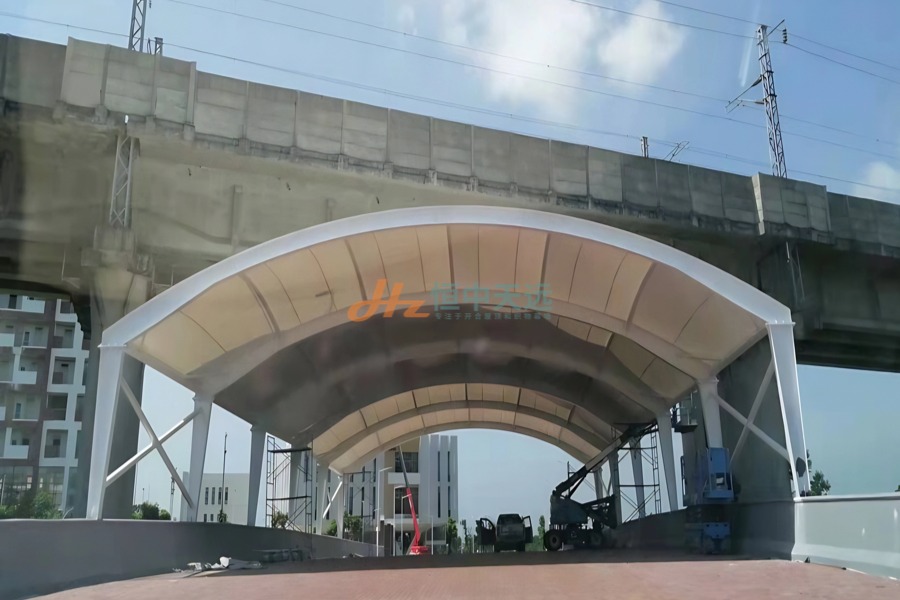 海南中学铁路立交桥膜结构工程
